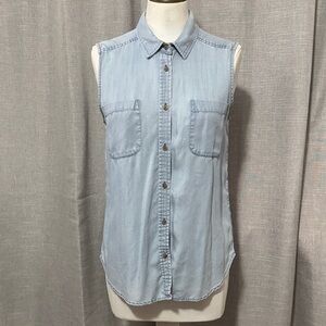 American Eagle Lyocell Button Up Top-Lightweight Chambray Style-Sz M-Peek a Boo